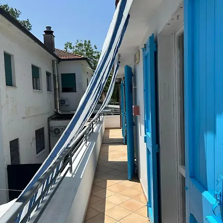 Ludo House Ξενοδοχείο *